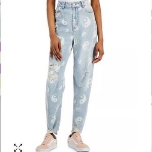 NWT Tinseltown High Rise Mom Jeans Yin Yang Distressed Size 0/24